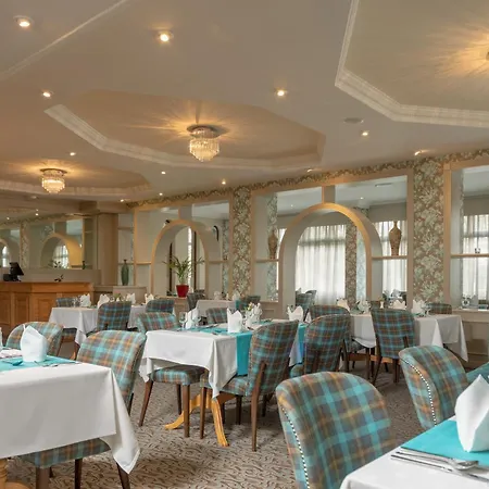 Flannery's Hotel 3*