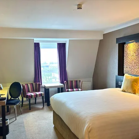 Flannery's Hotel 3*