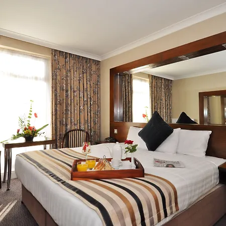 Flannery's Hotel 3*