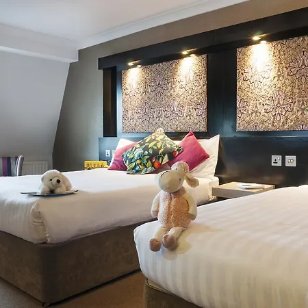 Flannery's Hotel 3*