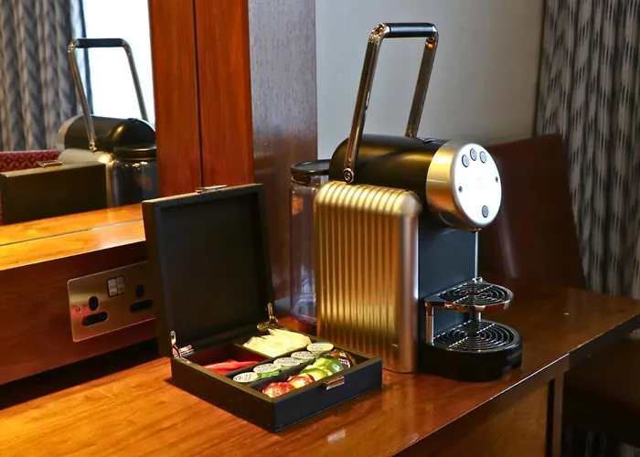 Отель Flannery's 3*