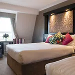 Flannery's 3*