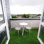 Hotel Flannery's