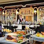 Flannery's Hotel